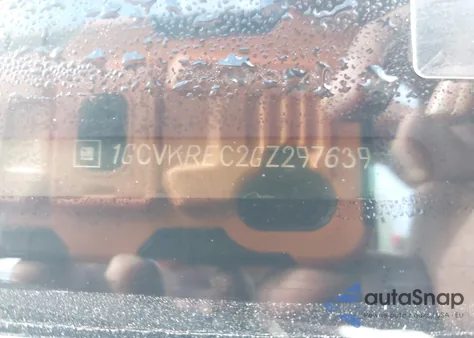 2016 Chevrolet Silverado K1500 Lt z USA, uszkodzony, nr VIN 1GCVKREC2GZ297639